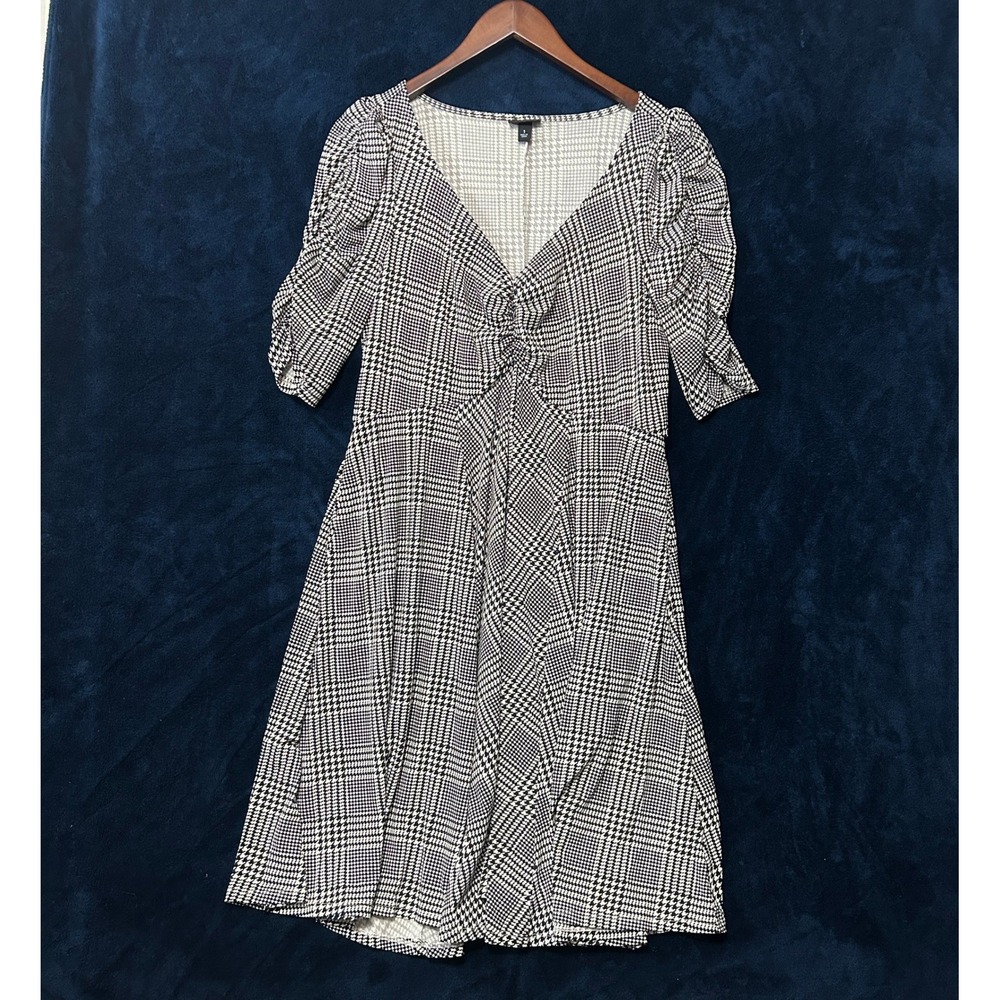 Torrid Houndstooth Flare Dress Puff Sleeve Ruched V-Neck Fit & Black White